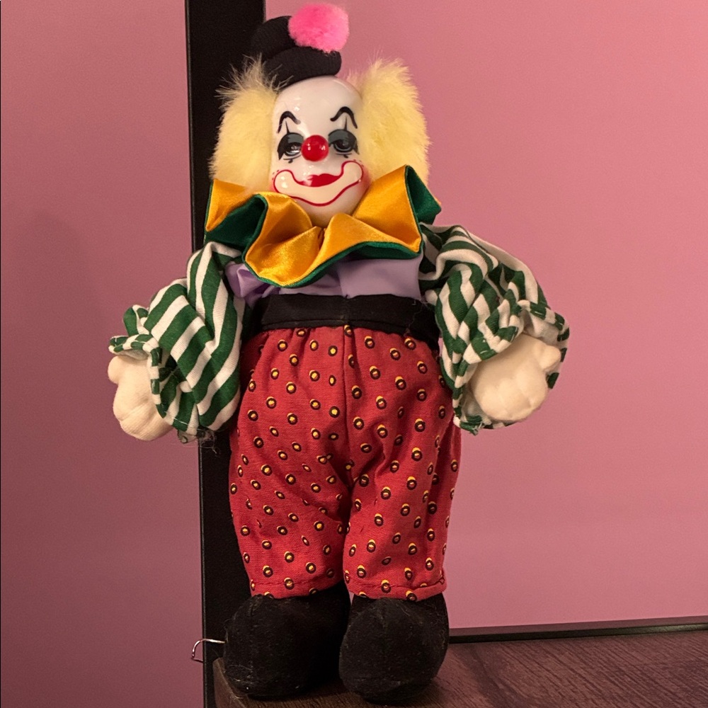 Vintage Colorful Pose-able Porcelain Clown Doll - Picture 3 of 7